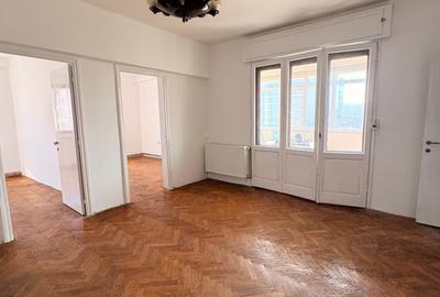 Apartament cu 3 camere semidecomandat în P-ța Alba Iulia - 4