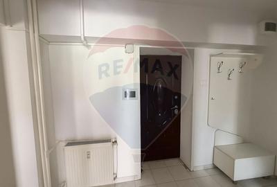 Apartament 3 camere de vanzare - Bulevardul Decebal - 8