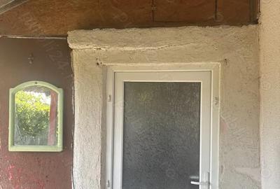 Casă cu 3 camere cu Teren 4000 Mp în Central - 2