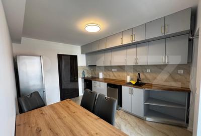 Apartament de inchiriat, cu 4 camere, 90 mp, zona Centru Tr - 2