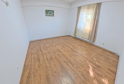 Casă individuală cu 12 camere cu Canalizare în Cățelu - 13