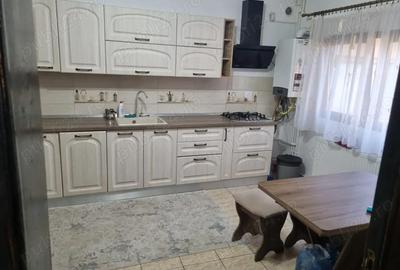 Casă cu 4 camere cu Teren 300 Mp în Central - 4