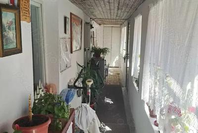 Vind CASA MEHALA PE str HORIA din caramida suprafa?a 800 din care 100 locuibil front stradal 22m - 8