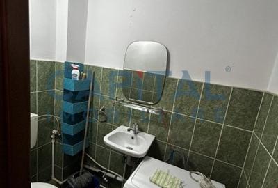 De vanzare apartament 3 camere - 8