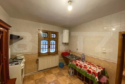 Vila cu potential de transformare in pensiune, 13 camere, Timisul de Sus, Brasov - 9