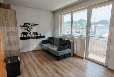 Apartament cu 3 camere, vedere superba spre Cetatea Rasnov si Muntii Bucegi - 1