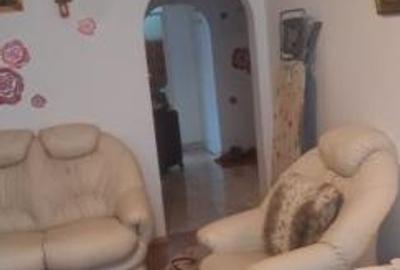 Apartament cu 4 camere decomandat, mobilat în Brâncoveanu