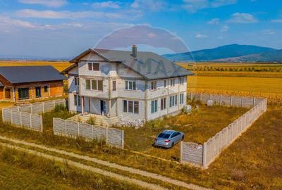 Vila cu 14 camere la gri in Carpinis RMX147994 | COMISION 0%! - 1