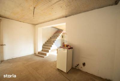 Casă cu 8 camere cu Teren 1395 Mp în Glina - 8