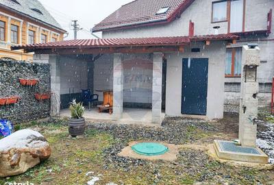 Casă cu 3 camere în Sud - 3