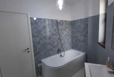 Apartament cu 3 camere decomandat, mobilat în Armeneasca