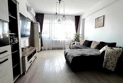 Apartament cu 3 camere semidecomandat în Central - 1