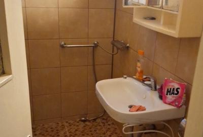 Apartament cu 4 camere semidecomandat în Berceni - 2