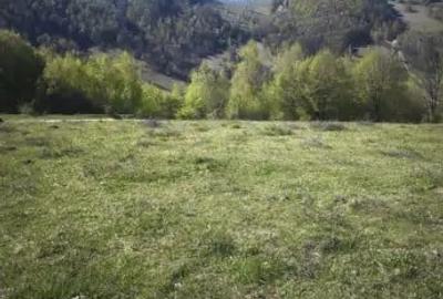 Teren de 3512 mp, în Central - 7