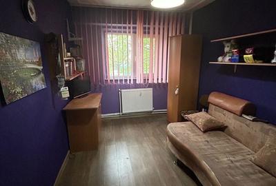 Apartament cu 4 camere decomandat în Micro 20 - 2
