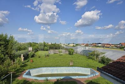 Casa cu piscina ,7 camere, 447 mp - teren 1535mp, Vetis - 1
