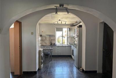 Apartament 3 camere Stei - 1