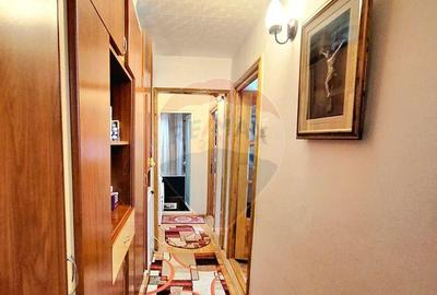 Apartament cu 3 camere de vanzare in zona Micro 5 - 2