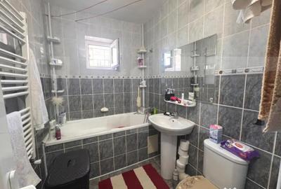 Apartament cu 3 camere decomandat, mobilat în Central - 1