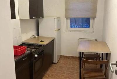 Garsonieră decomandată, mobilată în Girocului