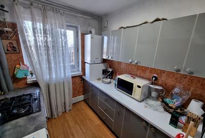 Apartament cu 2 camere decomandat, mobilat în Km 4-5 - 5
