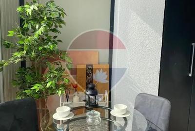 Apartament cu 2 camere decomandat în Splaiul Unirii