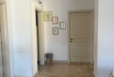 Apartament cu 3 camere semidecomandat în Central - 2