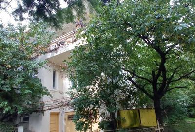 Casă cu 6 camere cu Teren 265 Mp în Central - 13