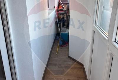 Crangasi - 3 camere, 2 bai, termopan + PVC, balcon inchis, bloc 1988 - 5