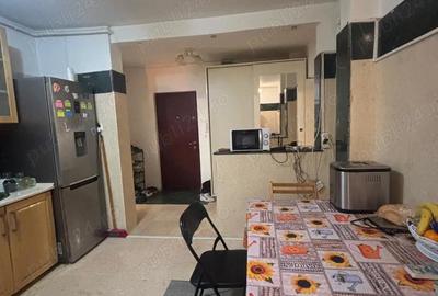 Apartament cu 2 camere decomandat în 1 Mai - 2