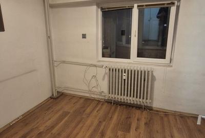 Apartament cu 3 camere semidecomandat, mobilat în Dristor - 9