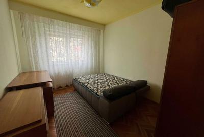 Apartament cu 3 camere decomandat în Turnișor - 2