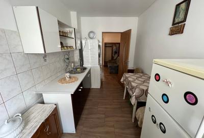 Apartament cu 3 camere în Vasile Aaron - 9