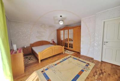 Casă cu 5 camere cu Canalizare în Exercițiu - 11