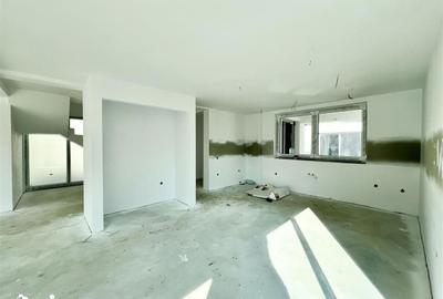 Casă cu 4 camere cu Canalizare în Central