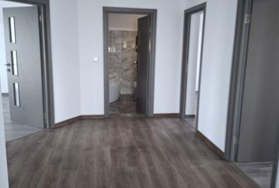 Casă cu 4 camere în Dobreni - 1