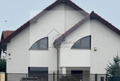 Casă individuală cu 6 camere cu Canalizare în Central - 2