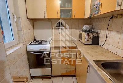 Garsonira de inchiriat zona UMT, - 2