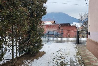 Casă cu 6 camere cu Teren 200 Mp în Central - 6