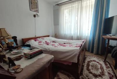 Casă cu 3 camere cu Canalizare în Florilor - 8