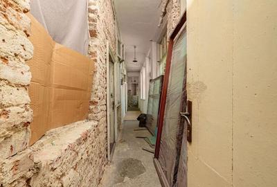 Piata Victoriei Mihalache stradal Corp Casa monument curt... - 13