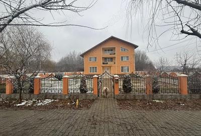 CASA SPA?IOASA cu 5 dormitoare,curte mare ?i padure in spate - 2