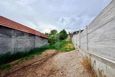 Casă cu Teren 650 Mp în Central - 2