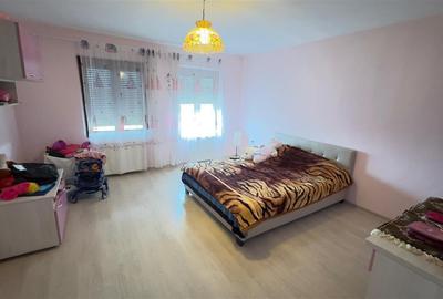 Vilă spațioasă de vanzare in Sanpetru zona Lempes Vilă spațioasă de vanzare in Sanpetru zona Lempes - 5