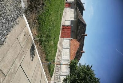 Casă cu 4 camere cu Teren 1400 Mp în Seleuș - 1