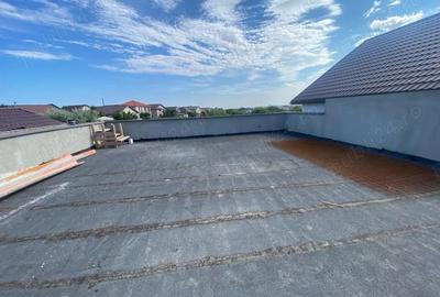 Casă cu 6 camere cu Teren 478 Mp în Lumina