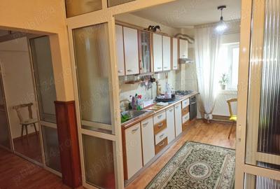 De Vanzare Apartament 4 Camere - 5