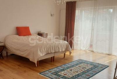 Casă cu 8 camere cu Teren 200 Mp în Central - 11