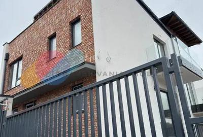 Duplex modern 150 Mp, finisat cu garaj ?i terasa spa?ioasa de 30 mp, in Faget - 12
