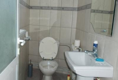IDEAL AFACERE ,de locuit ,comercial,3 incaperi separate, 3grupuri sanitare gaze. - 8